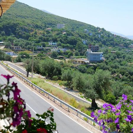 Vila Panorama Piqeras Bed & Breakfast ภายนอก รูปภาพ