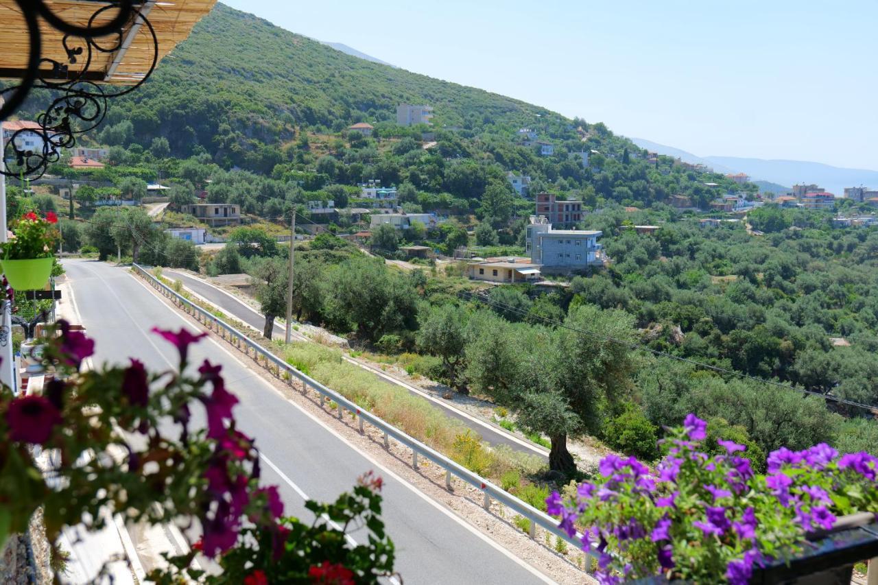 Vila Panorama Piqeras Bed & Breakfast ภายนอก รูปภาพ