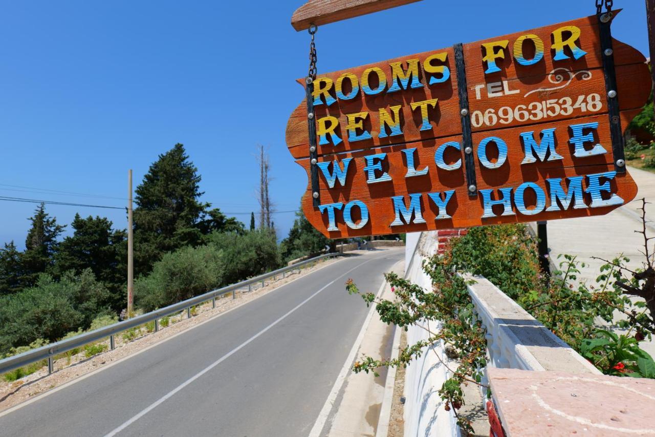 Vila Panorama Piqeras Bed & Breakfast ภายนอก รูปภาพ