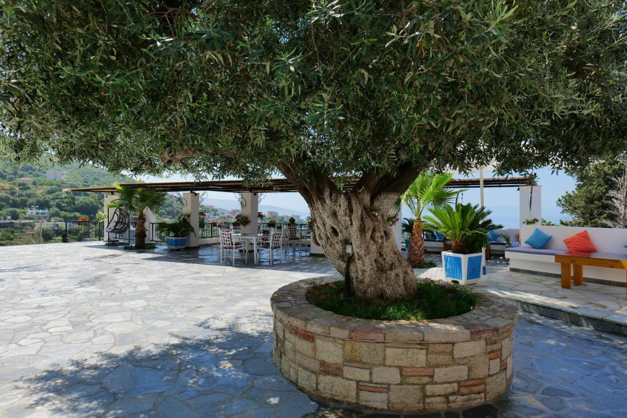Vila Panorama Piqeras Bed & Breakfast ภายนอก รูปภาพ