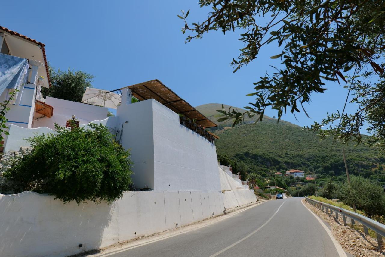 Vila Panorama Piqeras Bed & Breakfast ภายนอก รูปภาพ