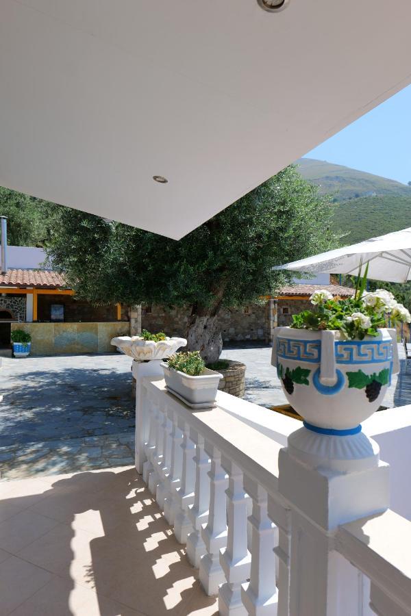 Vila Panorama Piqeras Bed & Breakfast ภายนอก รูปภาพ