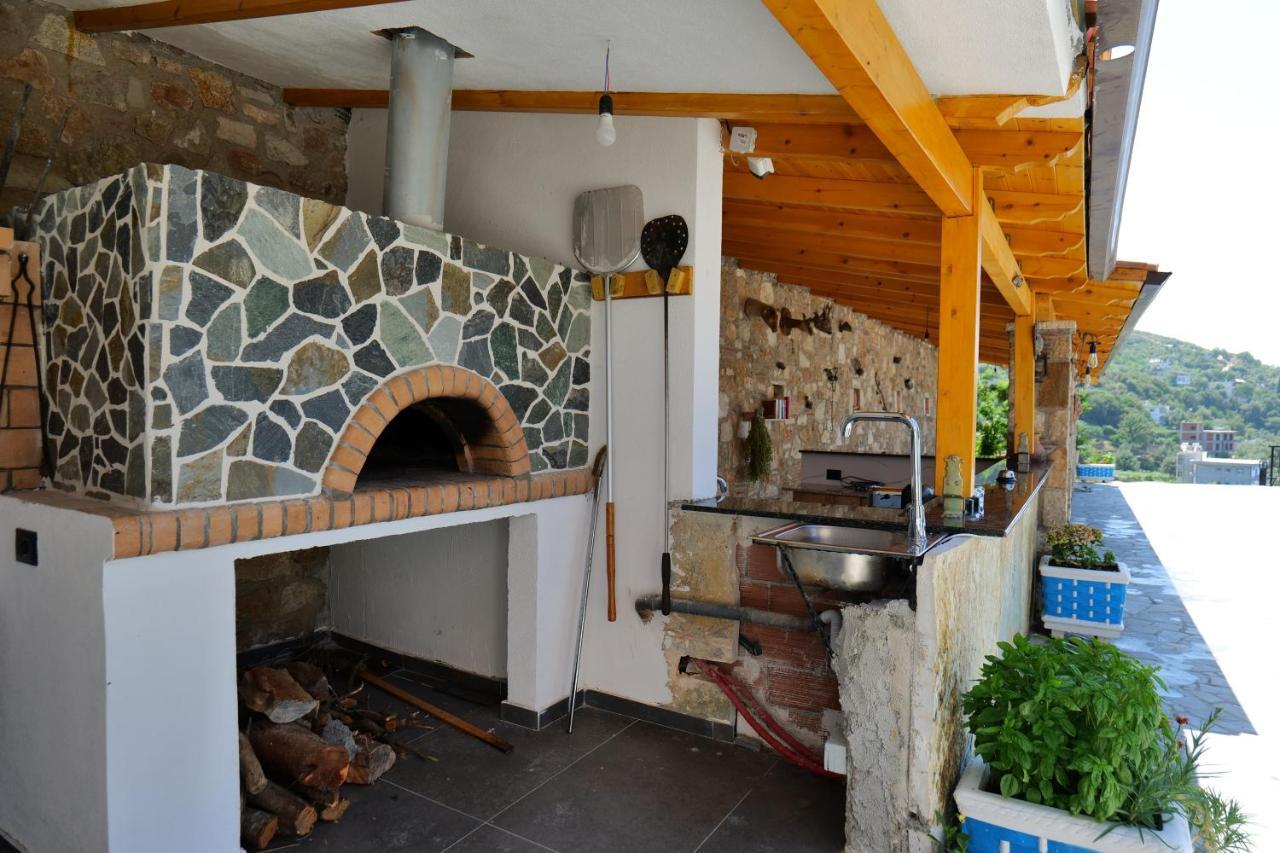 Vila Panorama Piqeras Bed & Breakfast ภายนอก รูปภาพ