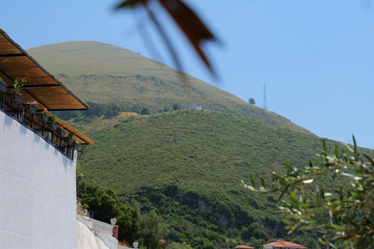 Vila Panorama Piqeras Bed & Breakfast ภายนอก รูปภาพ
