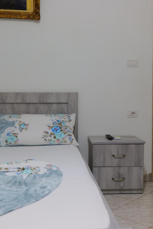 Vila Panorama Piqeras Bed & Breakfast ภายนอก รูปภาพ