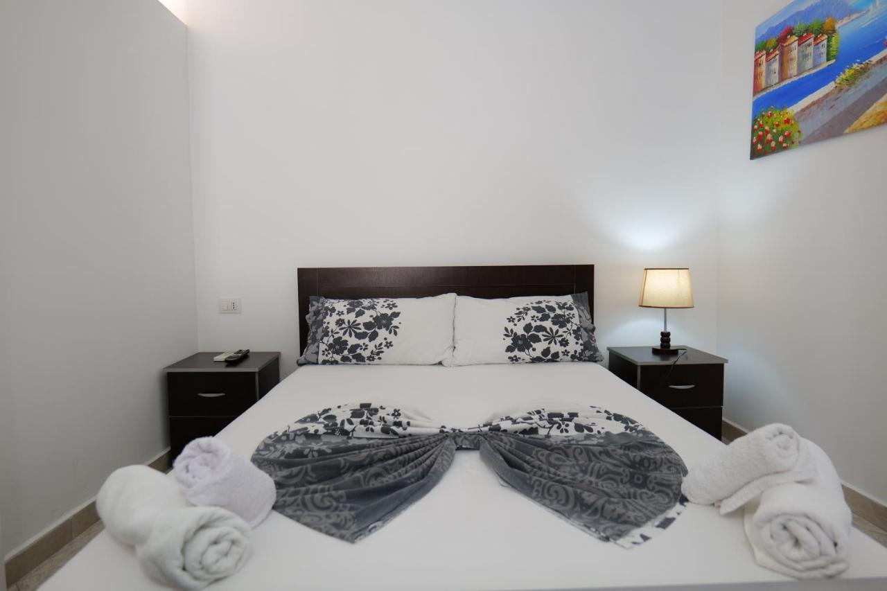 Vila Panorama Piqeras Bed & Breakfast ภายนอก รูปภาพ