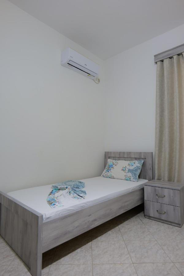 Vila Panorama Piqeras Bed & Breakfast ภายนอก รูปภาพ