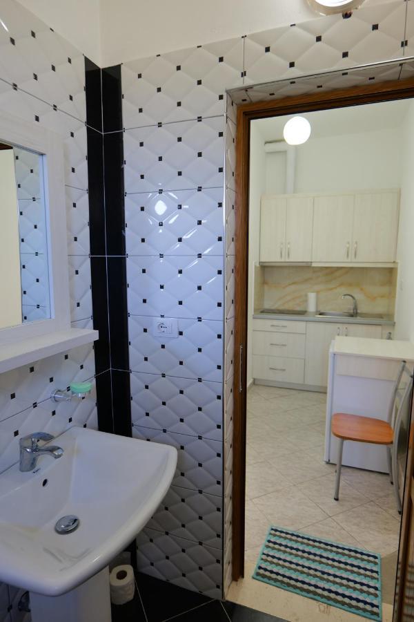 Vila Panorama Piqeras Bed & Breakfast ภายนอก รูปภาพ