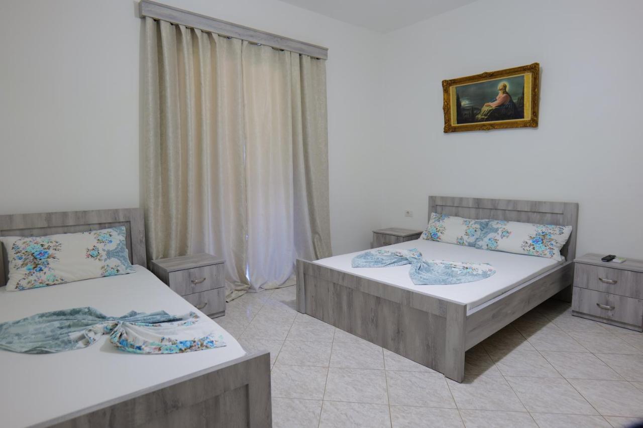 Vila Panorama Piqeras Bed & Breakfast ภายนอก รูปภาพ